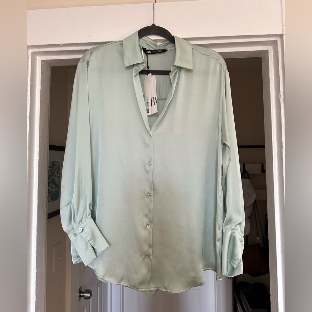 Mint Zara button-down shirt - size small, new with tags